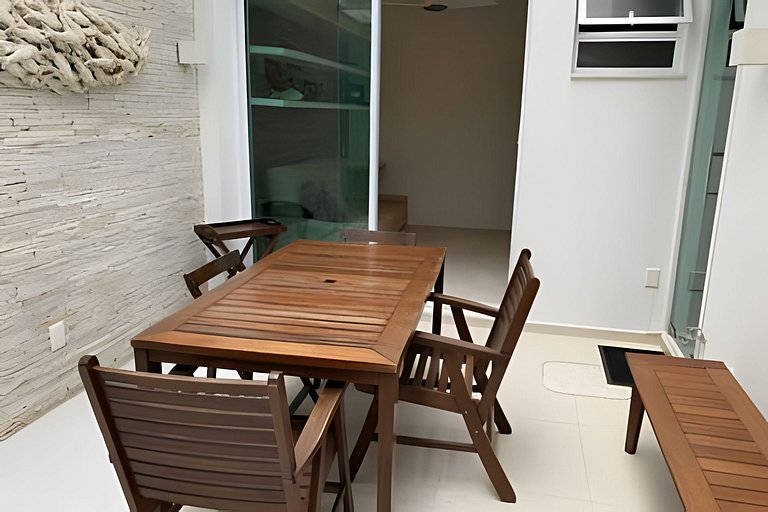 Leblon c/ patio interno e gar pertissimo  da praia