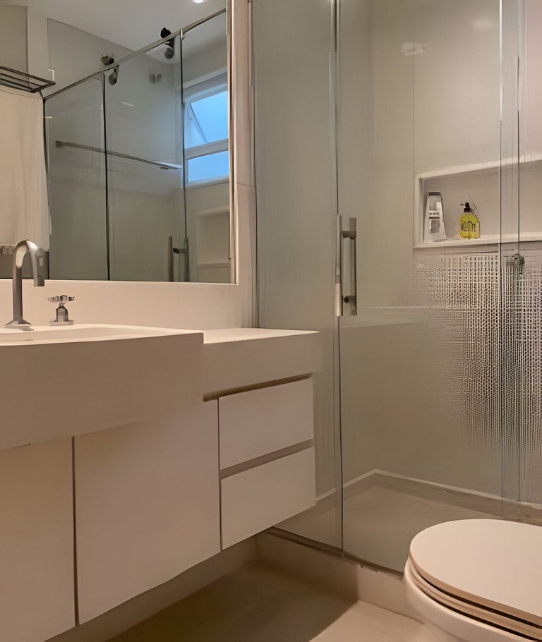 Leblon c/ patio interno e gar pertissimo  da praia