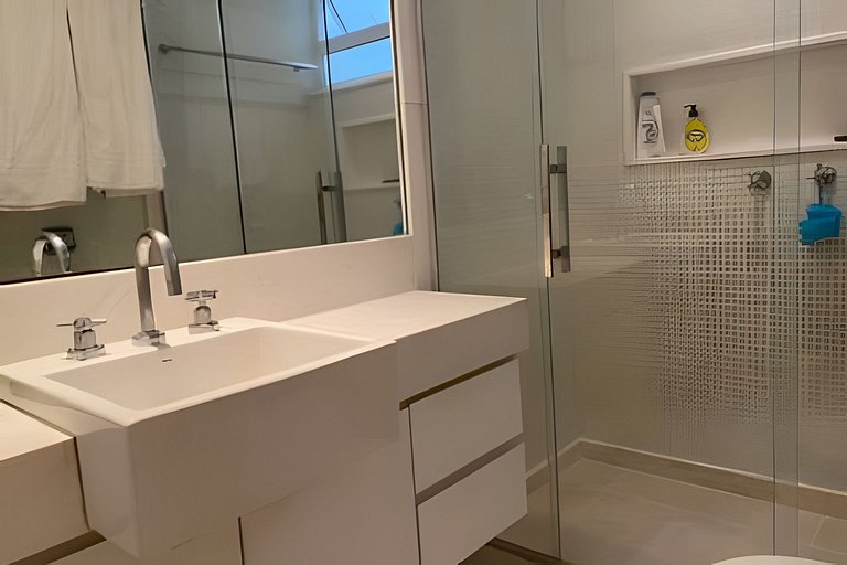 Leblon c/ patio interno e gar pertissimo  da praia