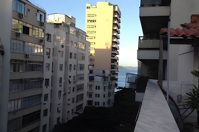 Studio vista lateral mar perto de 3 praias e Wi-fi