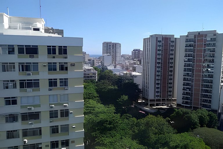 Lindo 2 quartos no Leblon com vista para o verde
