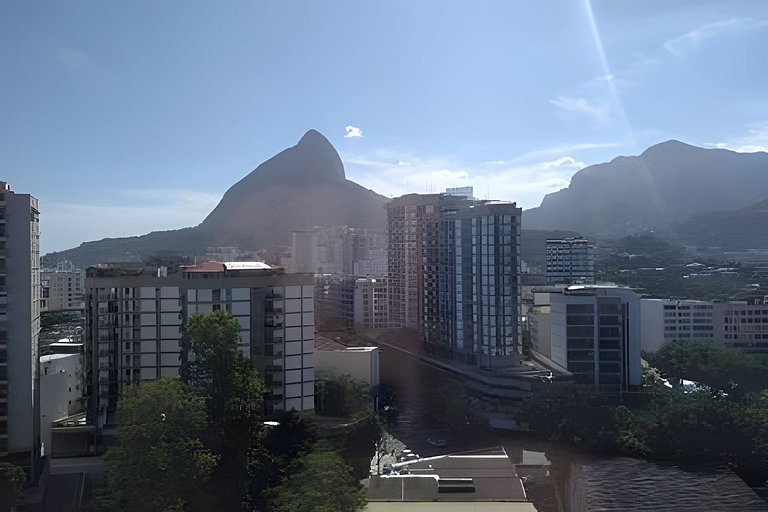 Lindo 2 quartos no Leblon com vista para o verde
