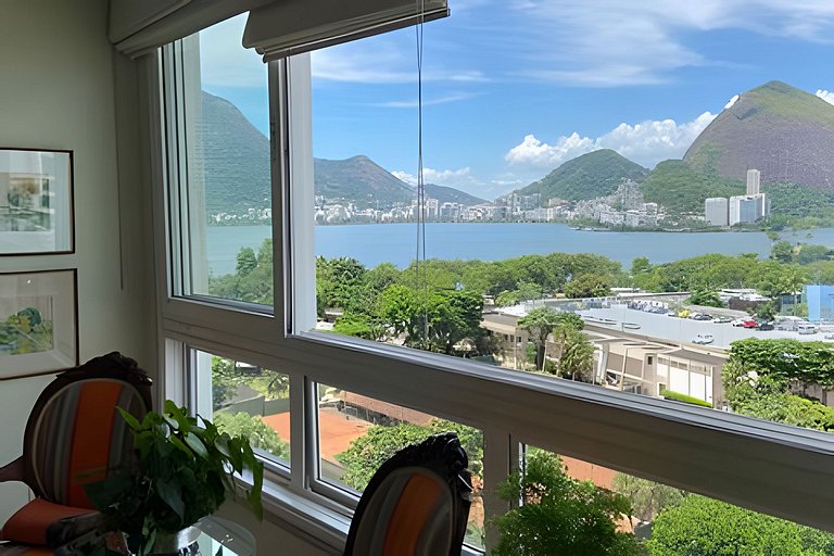 Leblon 2 qtos com WI-FI, vaga e vista para a Lagoa