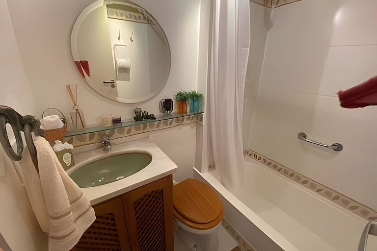 Leblon 2 qtos com WI-FI, vaga e vista para a Lagoa