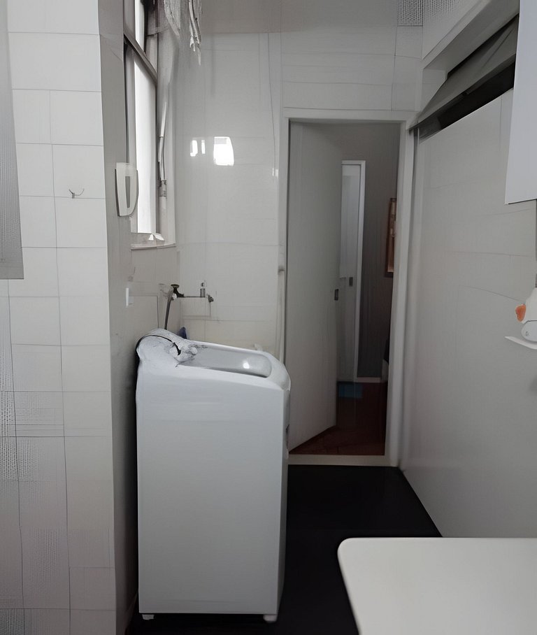 Ap Copa c/ garagem e Academia perto metrô e praia