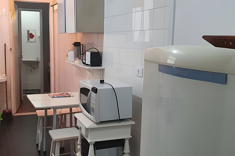 Ap Copa c/ garagem e Academia perto metrô e praia
