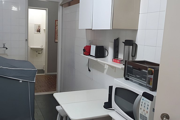 Ap Copa c/ garagem e Academia perto metrô e praia