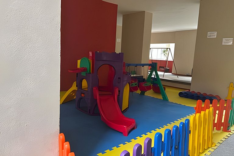 Verde e praia no Leme Play & Gym