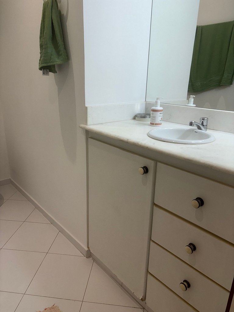 Ap vintage 2 qtos ao lado do Rio Design Leblon