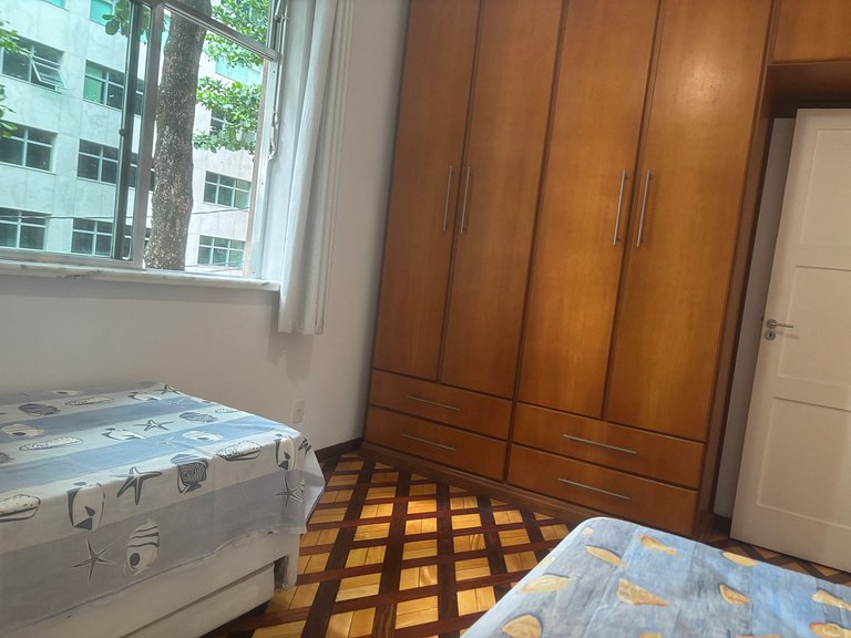 Ap vintage 2 qtos ao lado do Rio Design Leblon