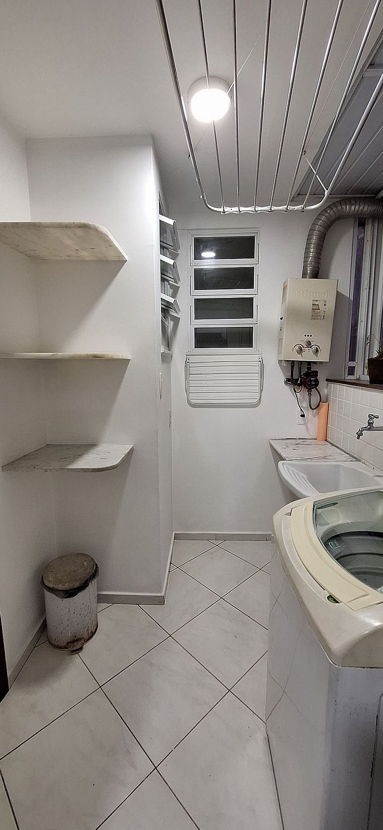 Ap vintage 2 qtos ao lado do Rio Design Leblon