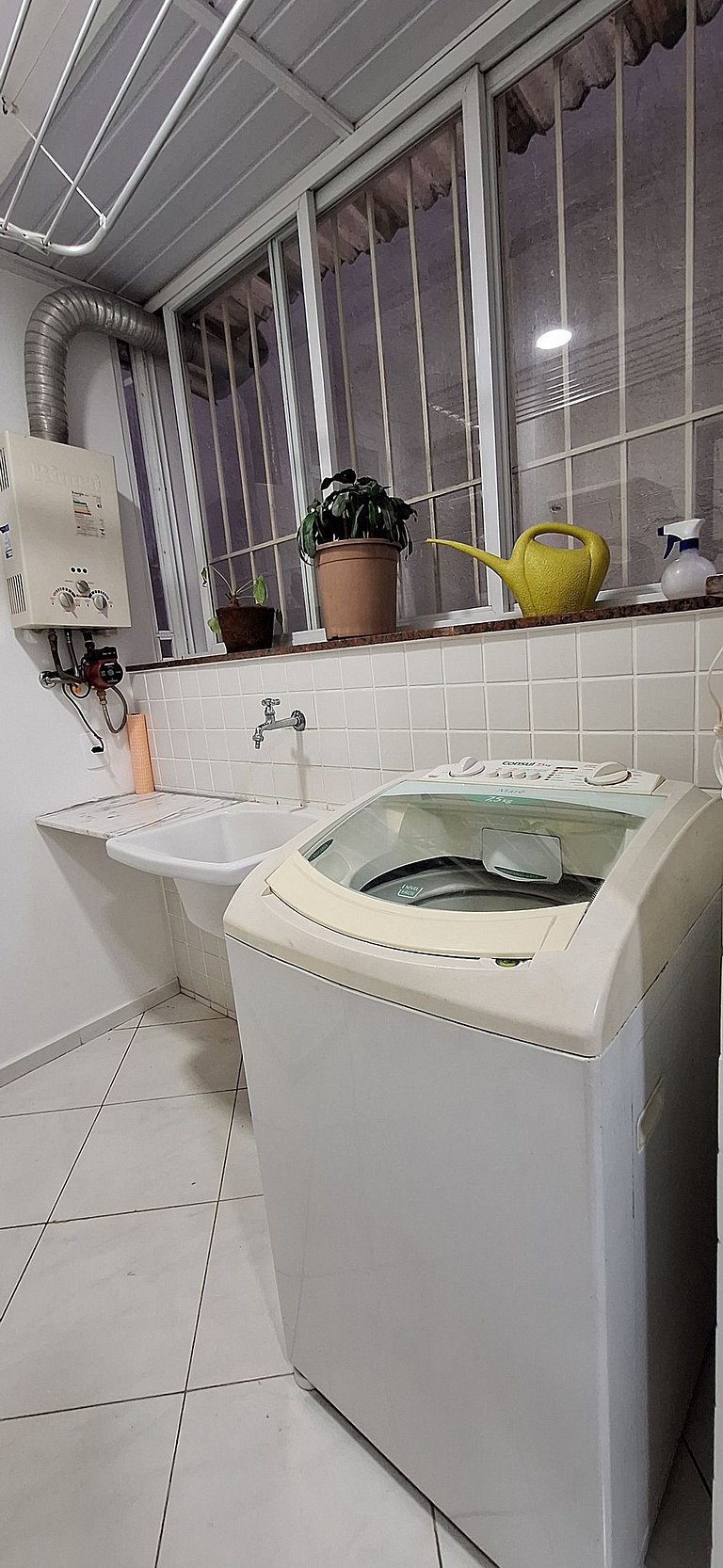 Ap vintage 2 qtos ao lado do Rio Design Leblon