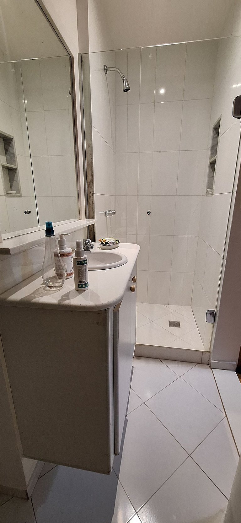 Ap vintage 2 qtos ao lado do Rio Design Leblon