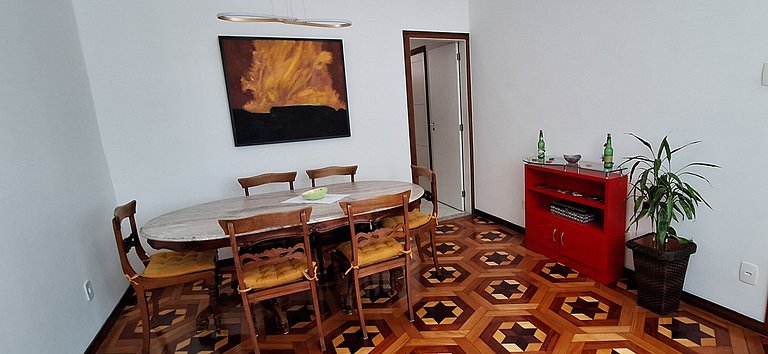 Ap vintage 2 qtos ao lado do Rio Design Leblon