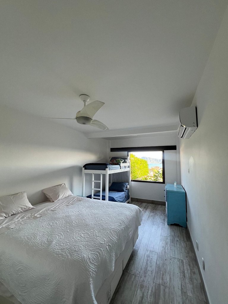 Casa pé na areia em Geribá com 4 suítes para até 12 pessoas