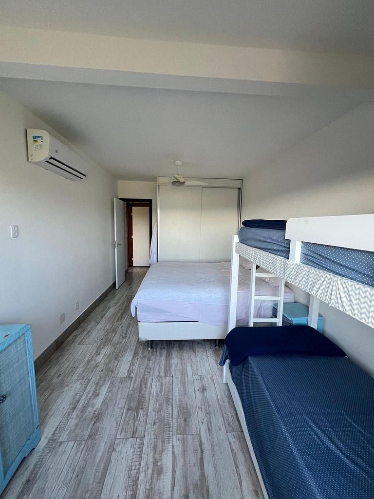 Casa pé na areia em Geribá com 4 suítes para até 12 pessoas